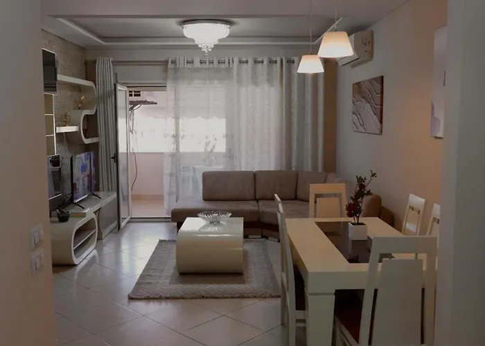 Apartment Comfy Flat In Astir Near Bus And Ac *