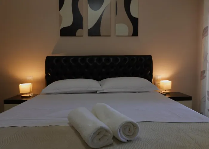 Apartment Comfy Flat In Astir Near Bus And Ac *